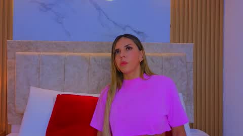 laiamilf online show from 12.22.25