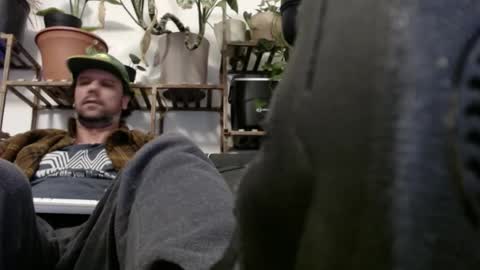 Snapshot of laidback_and_chill chatting on 01.01.25 Rick online show from 01.01.25