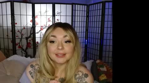 Laika Darling online show from 10.04.25