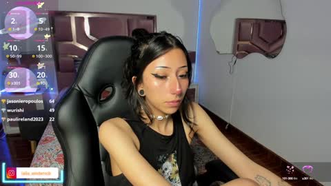 Snapshot of laila_angel chatting on 12.10.24 laila_angel online show from 12.10.24