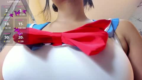 Snapshot of lailamorfy chatting on 10.29.25 online show from 10.29.25