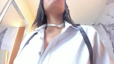 Snapshot of lailamorfy chatting on 10.31.25 online show from 10.31.25