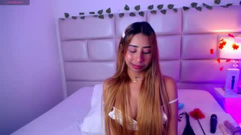 Laila Stilwills online show from 11.07.25