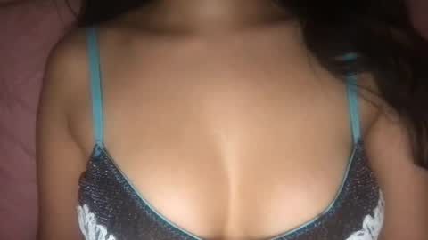 Snapshot of lailayousef chatting on 01.05.25 Laila Yousef online show from 01.05.25