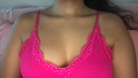 Snapshot of lailayousef chatting on 03.06.25 Laila Yousef online show from 03.06.25