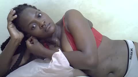 Snapshot of lajoy_ chatting on 11.12.25 joy online show from 11.12.25