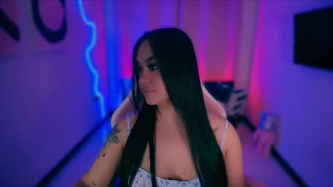 lalablack1_ online show from 10.15.25