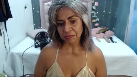 Snapshot of lalisha_96 chatting on 02.15.25 lalisha online show from 02.15.25