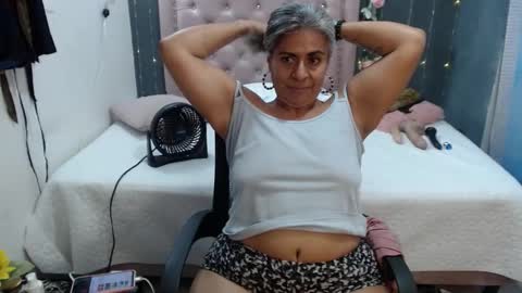 Snapshot of lalisha_96 chatting on 02.15.25 lalisha online show from 02.15.25