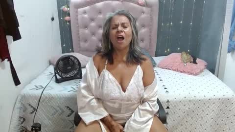 Snapshot of lalisha_96 chatting on 10.15.25 lalisha online show from 10.15.25