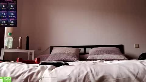 Lola online show from 04.12.26