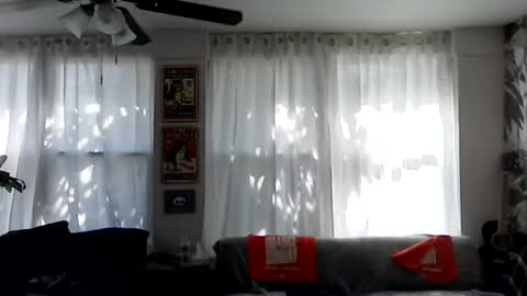 LALOVE99 online show from 10.14.25