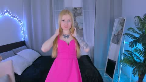 Laly online show from 01.24.25