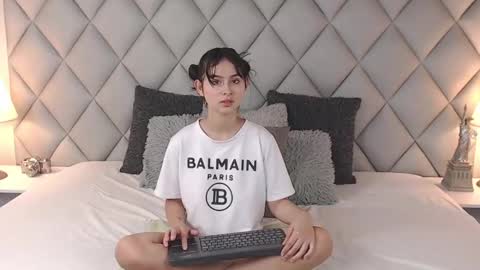 Snapshot of lalycastro chatting on 02.08.25 Laly Castro online show from 02.08.25