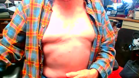 Snapshot of lamarbrazil chatting on 02.06.25 lamarbrazil online show from 02.06.25