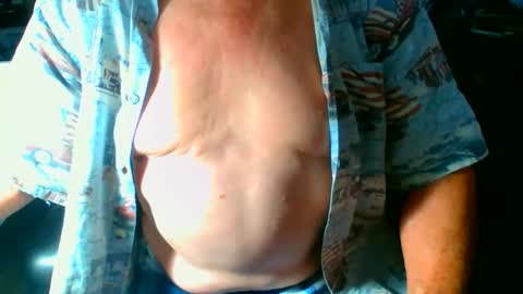 Snapshot of lamarbrazil chatting on 10.20.25 lamarbrazil online show from 10.20.25