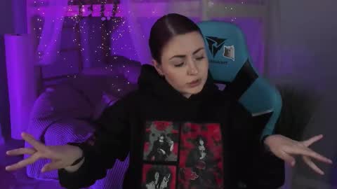 just call me Lana  and her security online show from 11.08.25