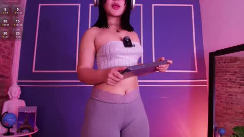 Snapshot of lana_beket_ chatting on 10.29.25 Lana online show from 10.29.25