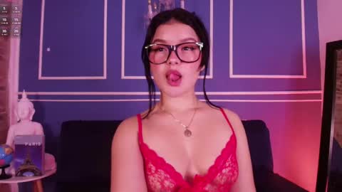 Snapshot of lana_beket_ chatting on 11.25.25 Lana online show from 11.25.25