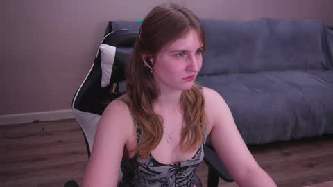 Snapshot of lana_del_kay chatting on 02.13.26 Kay online show from 02.13.26