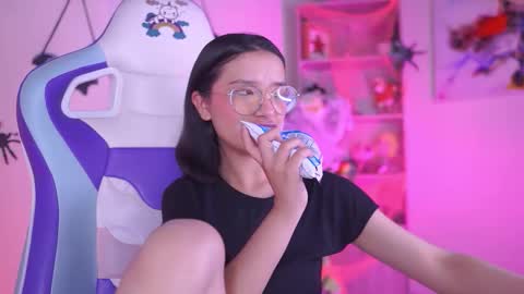 Snapshot of lana_dreams_ chatting on 10.22.25 Lana online show from 10.22.25