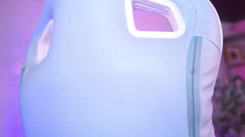 Snapshot of lana_dreams_ chatting on 11.06.25 Lana online show from 11.06.25