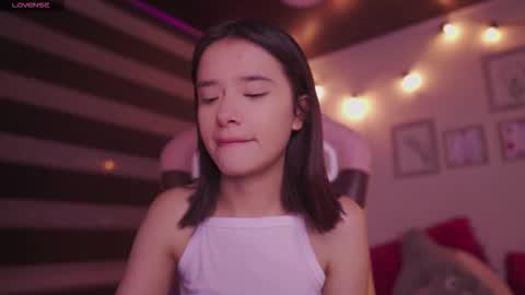 Snapshot of lana_dreams_ chatting on 11.15.25 Lana online show from 11.15.25