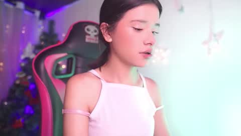 Snapshot of lana_dreams_ chatting on 12.16.25 Lana online show from 12.16.25