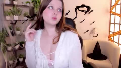 Lana online show from 11.04.25