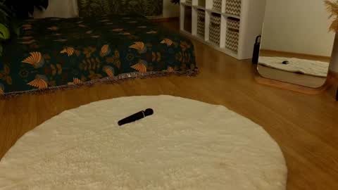 Lana online show from 12.27.24