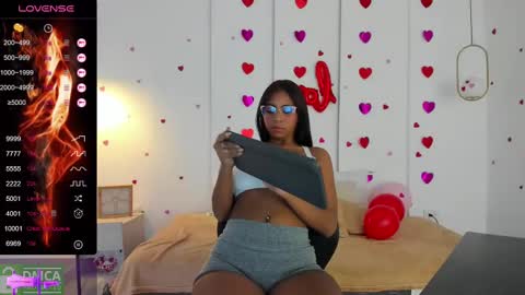 Snapshot of lana_starlet chatting on 02.14.25 katiuska online show from 02.14.25