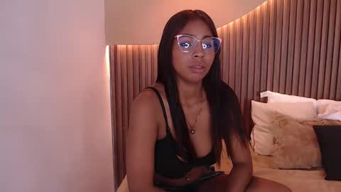 Snapshot of lana_starlet chatting on 02.18.25 katiuska online show from 02.18.25