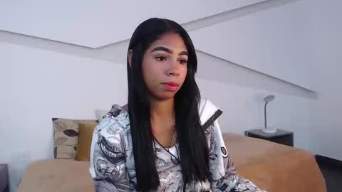 Snapshot of lana_starlet chatting on 09.13.25 katiuska online show from 09.13.25