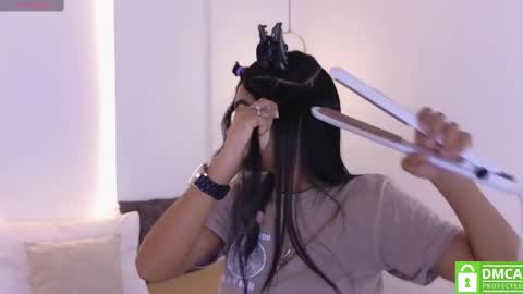 Snapshot of lana_starlet chatting on 10.02.25 katiuska online show from 10.02.25