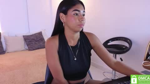 Snapshot of lana_starlet chatting on 10.18.25 katiuska online show from 10.18.25