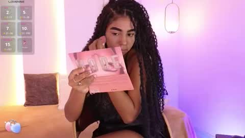 Snapshot of lana_starlet chatting on 11.15.25 katiuska online show from 11.15.25