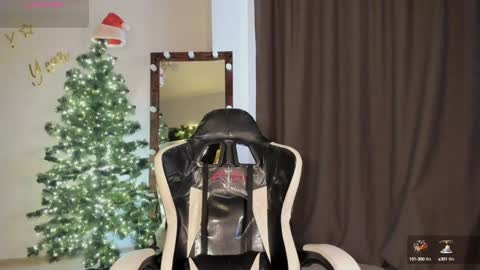 Snapshot of lana_younes chatting on 12.11.24 Lana online show from 12.11.24