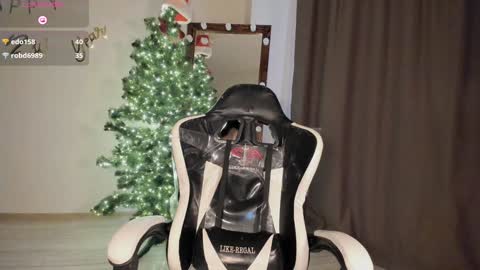 Snapshot of lana_younes chatting on 01.17.25 Lana online show from 01.17.25