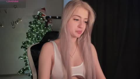 Snapshot of lana_younes chatting on 01.26.25 Lana online show from 01.26.25