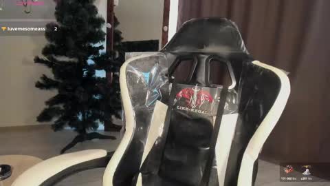 Snapshot of lana_younes chatting on 02.10.25 Lana online show from 02.10.25