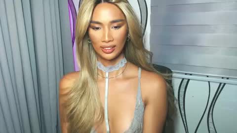 Lana online show from 02.26.25