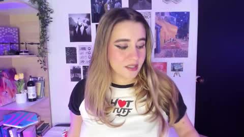 lanaherondale_ online show from 10.06.25