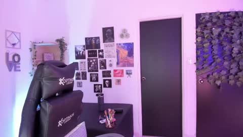 Snapshot of lanaherondale_ chatting on 11.23.25 lanaherondale_ online show from 11.23.25