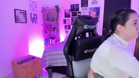 Snapshot of lanaherondale_ chatting on 11.27.25 lanaherondale_ online show from 11.27.25