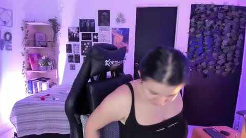 Snapshot of lanaherondale_ chatting on 11.30.25 lanaherondale_ online show from 11.30.25