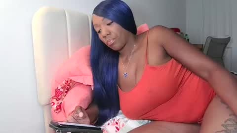 Snapshot of lanalava chatting on 11.17.25 Lana Lava online show from 11.17.25