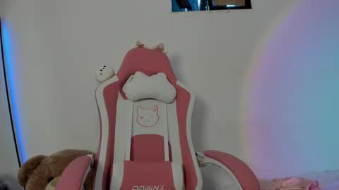 Lana  online show from 01.16.25