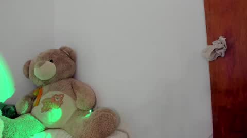 Lana  online show from 02.04.25