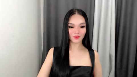 lanawyatt_ online show from 11.08.25