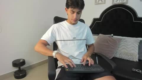 landercruz online show from 10.14.25